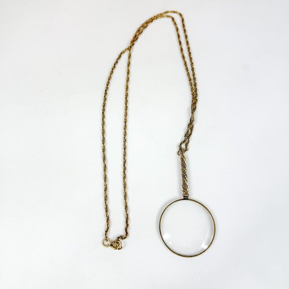 Vintage Gold Tone Handheld Magnifying Glass Loupe Pendant Necklace - Picture 2 of 6